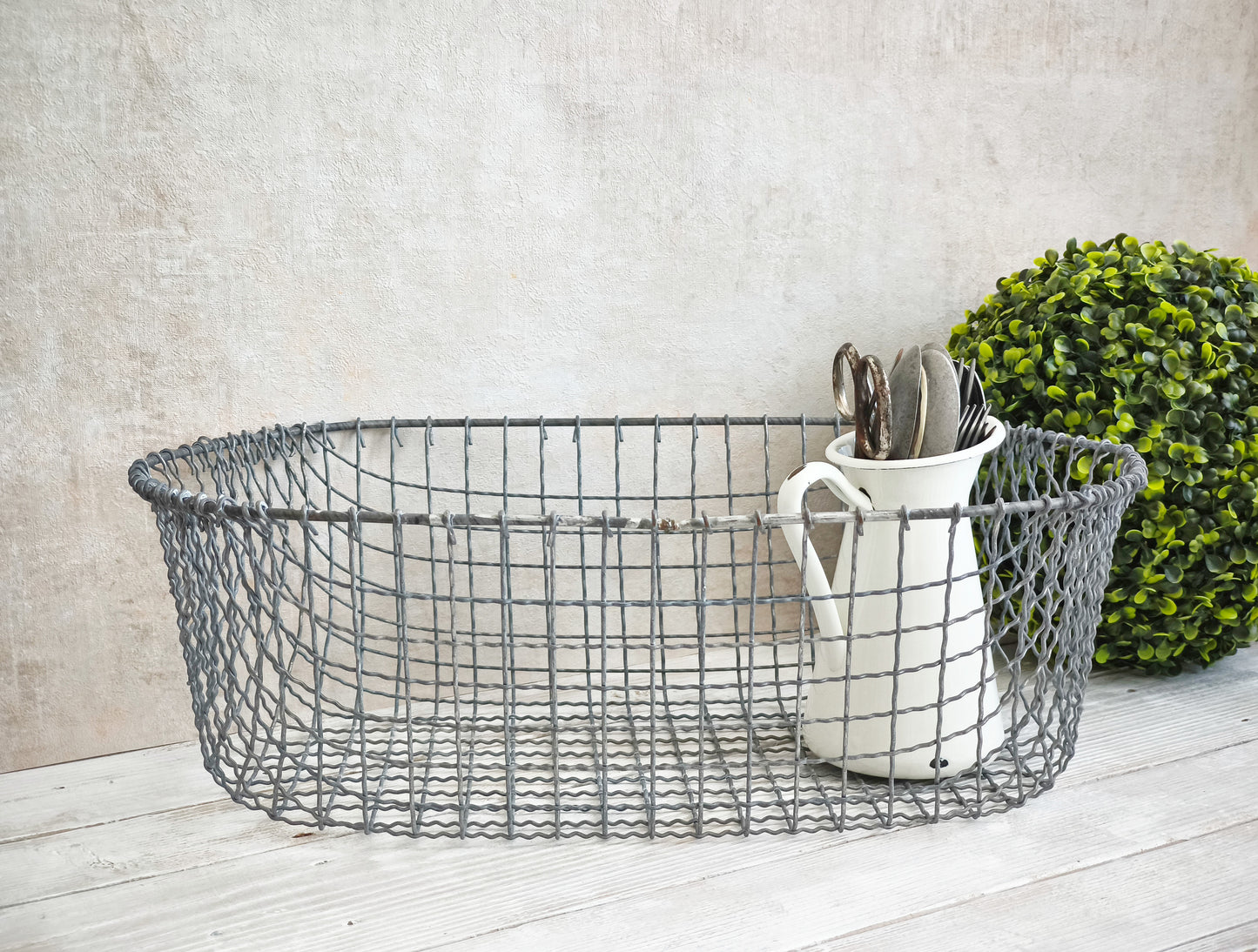 Vintage Oval Wire Basket