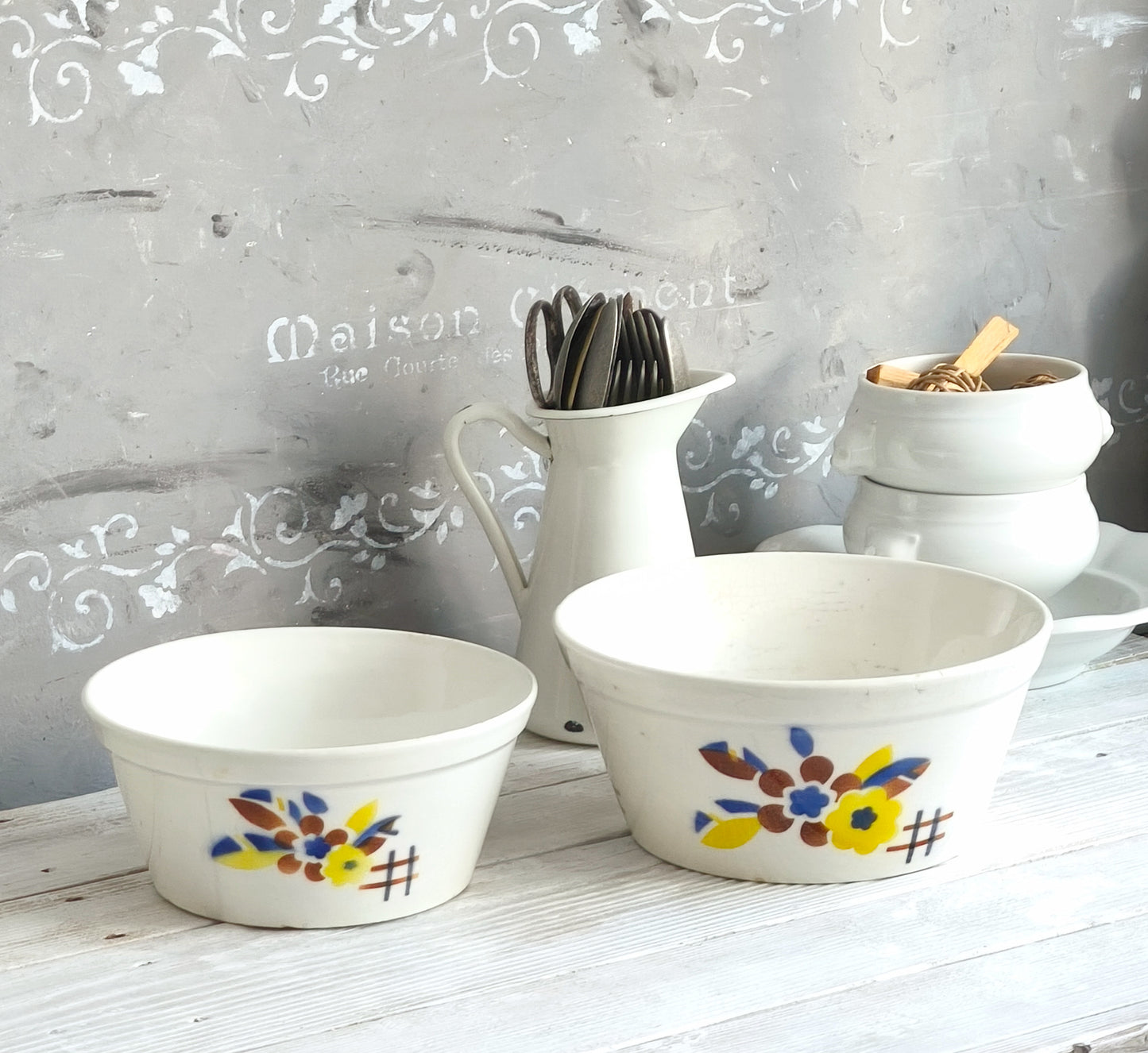 Set 2 Ceramic Ditmar Urbach Serving Bowls, Stacking Bowls Floral Design, Czech Retro Serveware