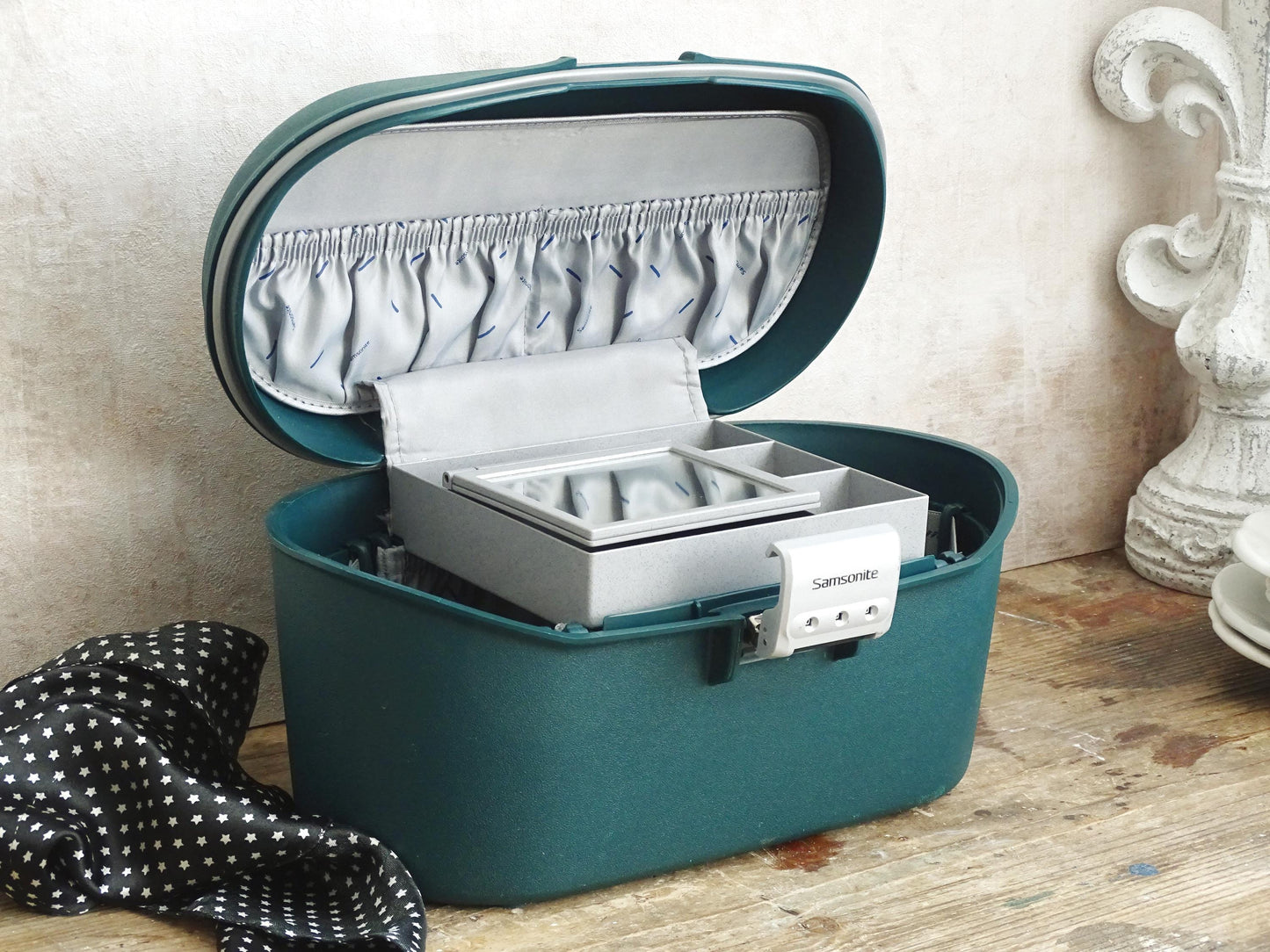 Vintage Green Samsonite Train Case, Hard Shell Makeup Vanity Travel Case