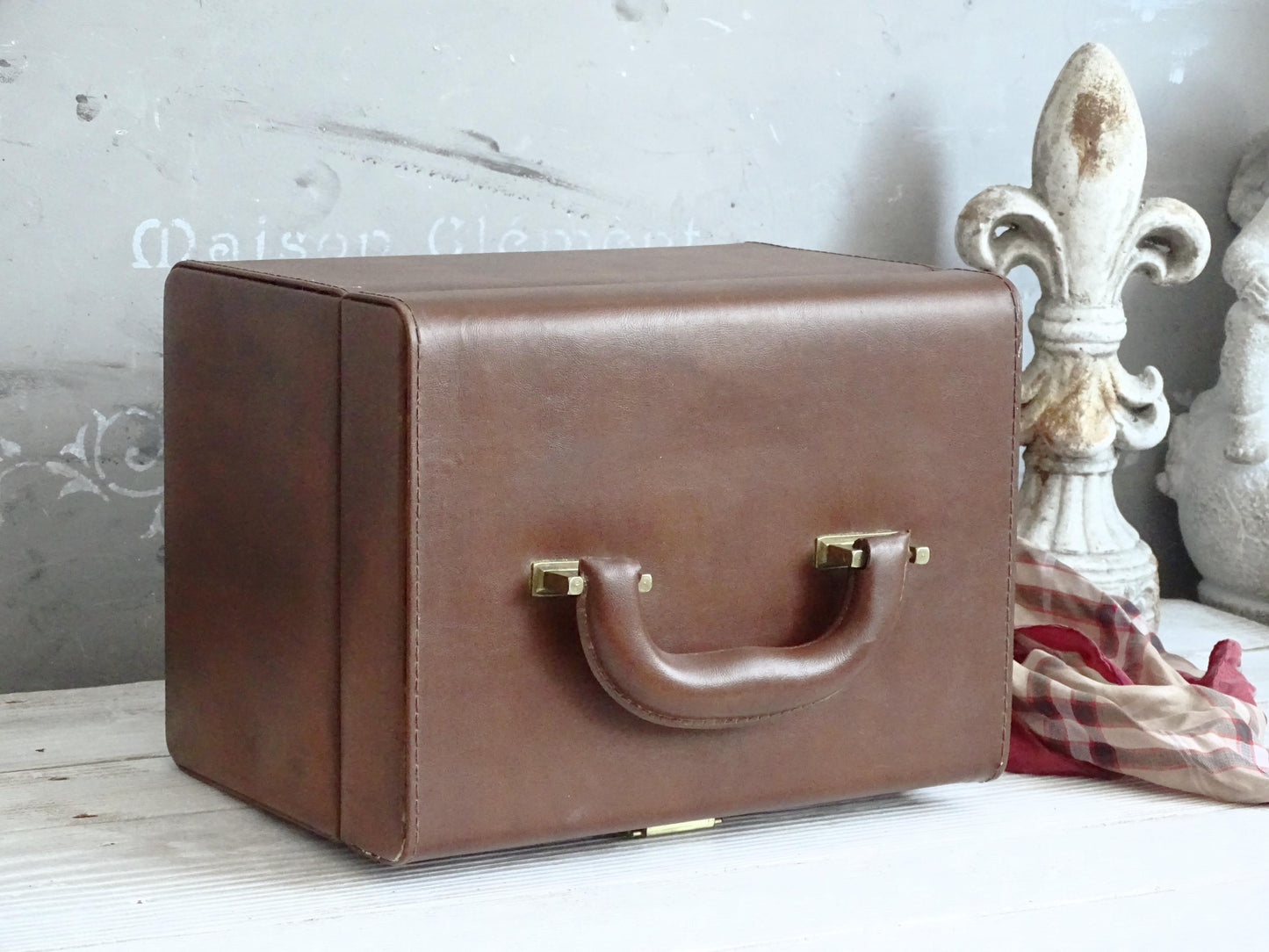 Vintage Brown Faux Leather Train Case w/ Key, 70s Travel Makeup Vanity Organizer