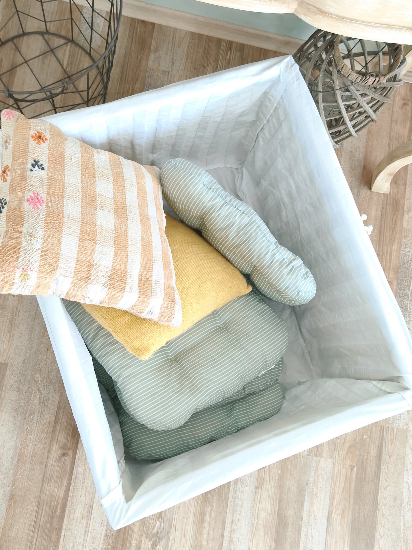 Large Beige Wicker Storage Basket, Chest, Laundry Hamper, Bin,