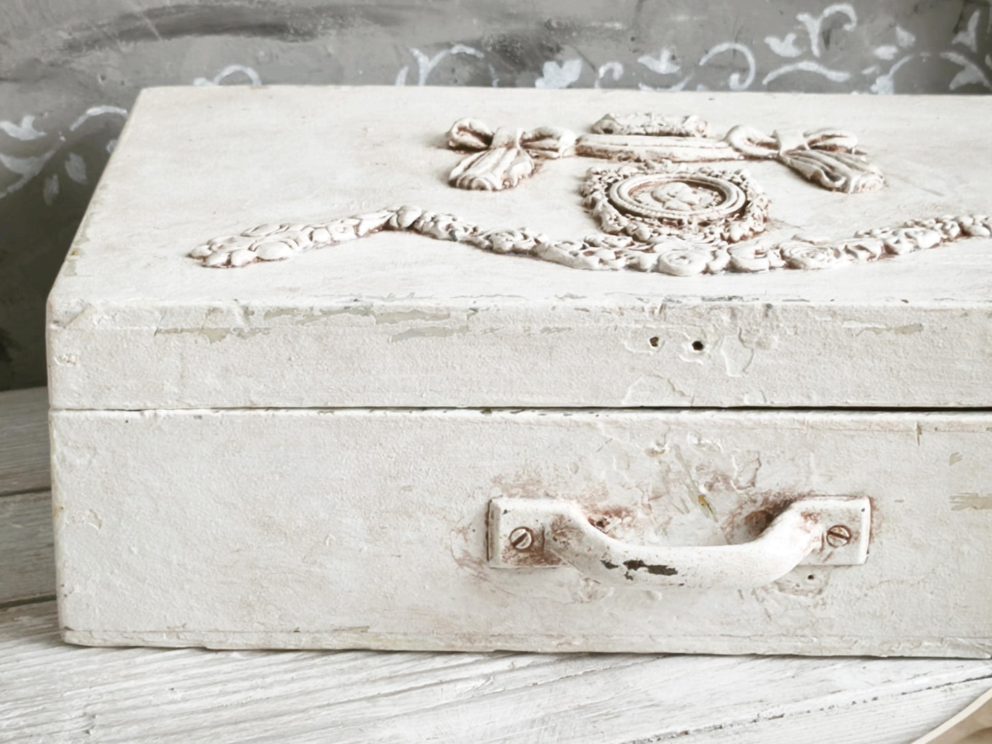 Wood Box Cameo Crown Bows Girland, Large Compartment Rectangle Desk Storage Organizer Box, Distressed Aged White Display Box, Shabby Chic