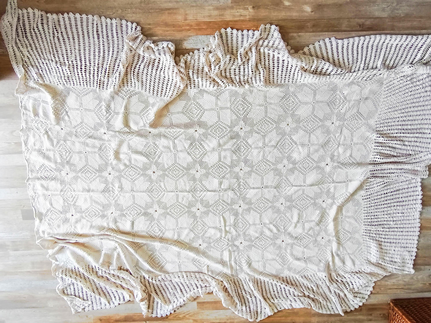 French Handmade Crochet Blanket Scallops, Natural Beige Cotton Blanket Rustic Bedspread, Bedding, Neutral Bed Cover, Crochet Lace Sofa Throw