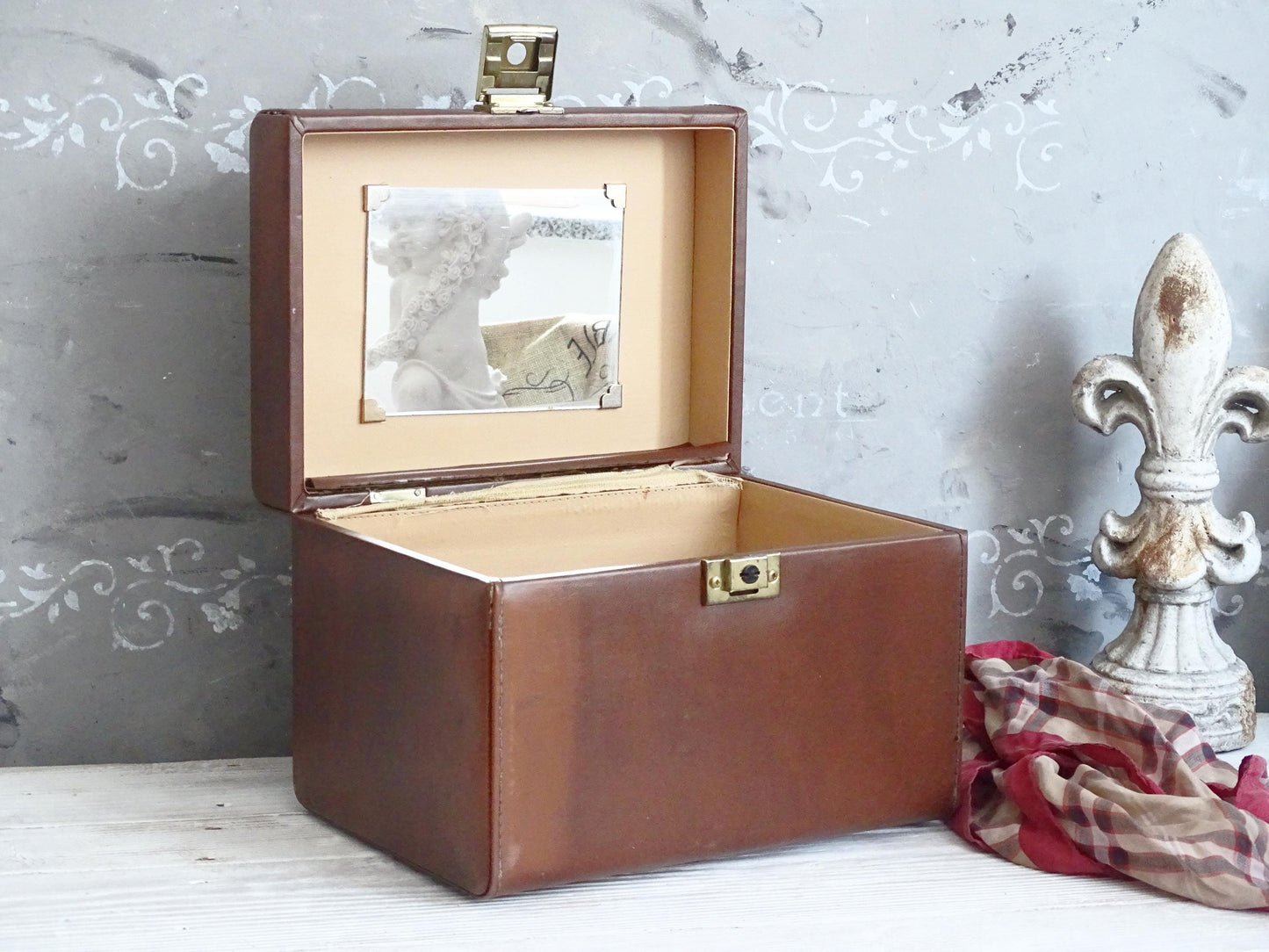 Vintage Brown Faux Leather Train Case w/ Key, 70s Travel Makeup Vanity Organizer