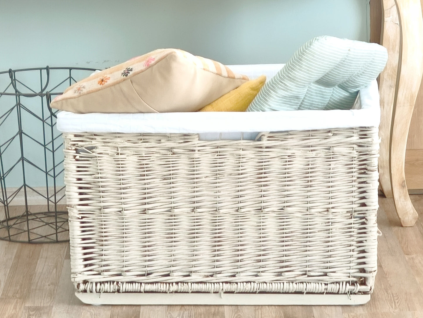 Large Beige Wicker Storage Basket, Chest, Laundry Hamper, Bin,