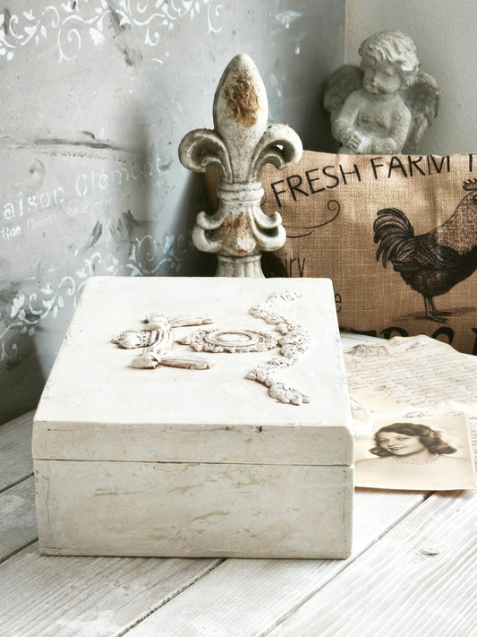 Wood Box Cameo Crown Bows Girland, Large Compartment Rectangle Desk Storage Organizer Box, Distressed Aged White Display Box, Shabby Chic