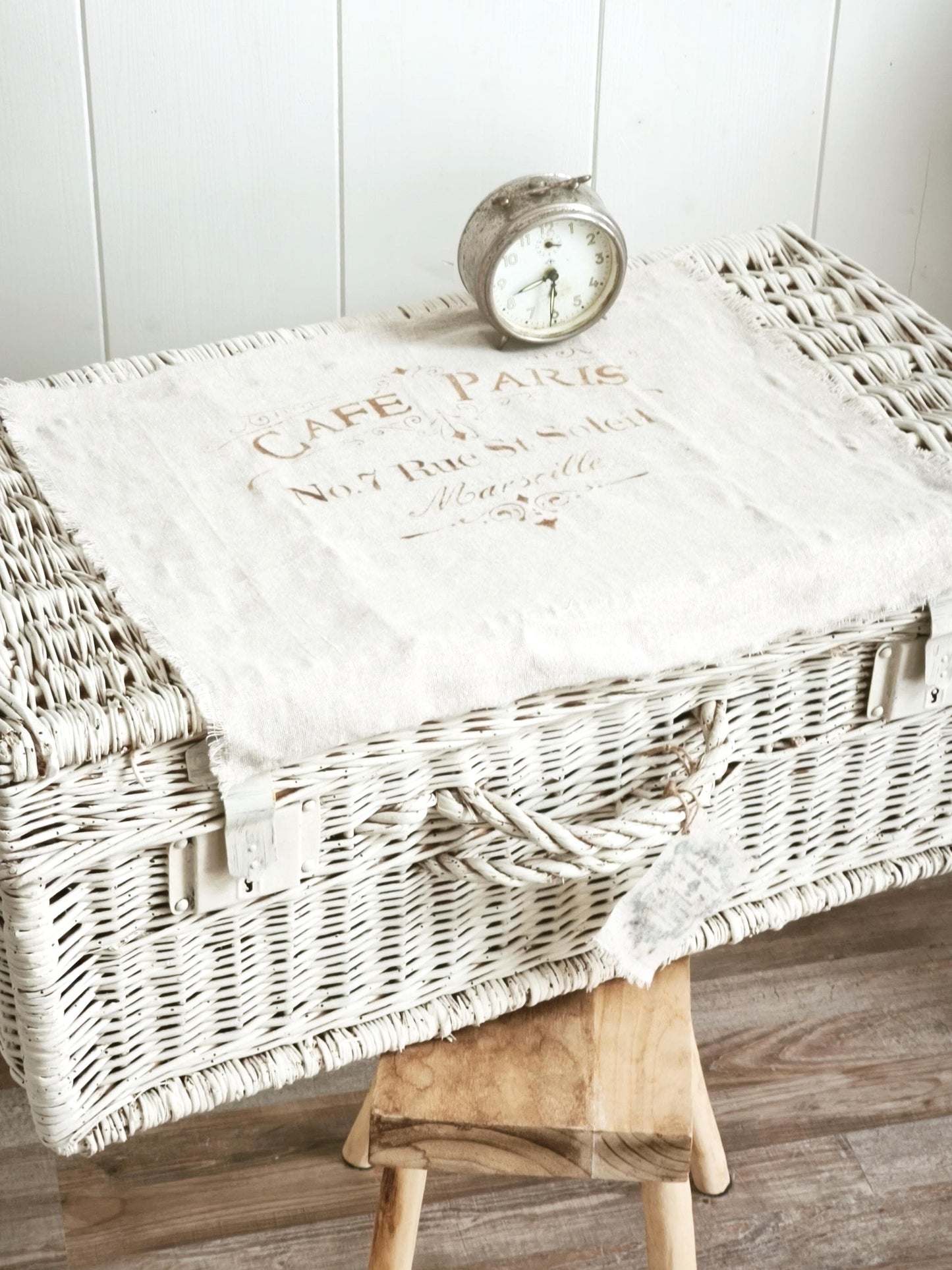 Antique Wicker Travel Luggage Suitcase, Footlocker, Rustic Wedding Cards Box, Farmhouse Rattan Storage Box with Lid