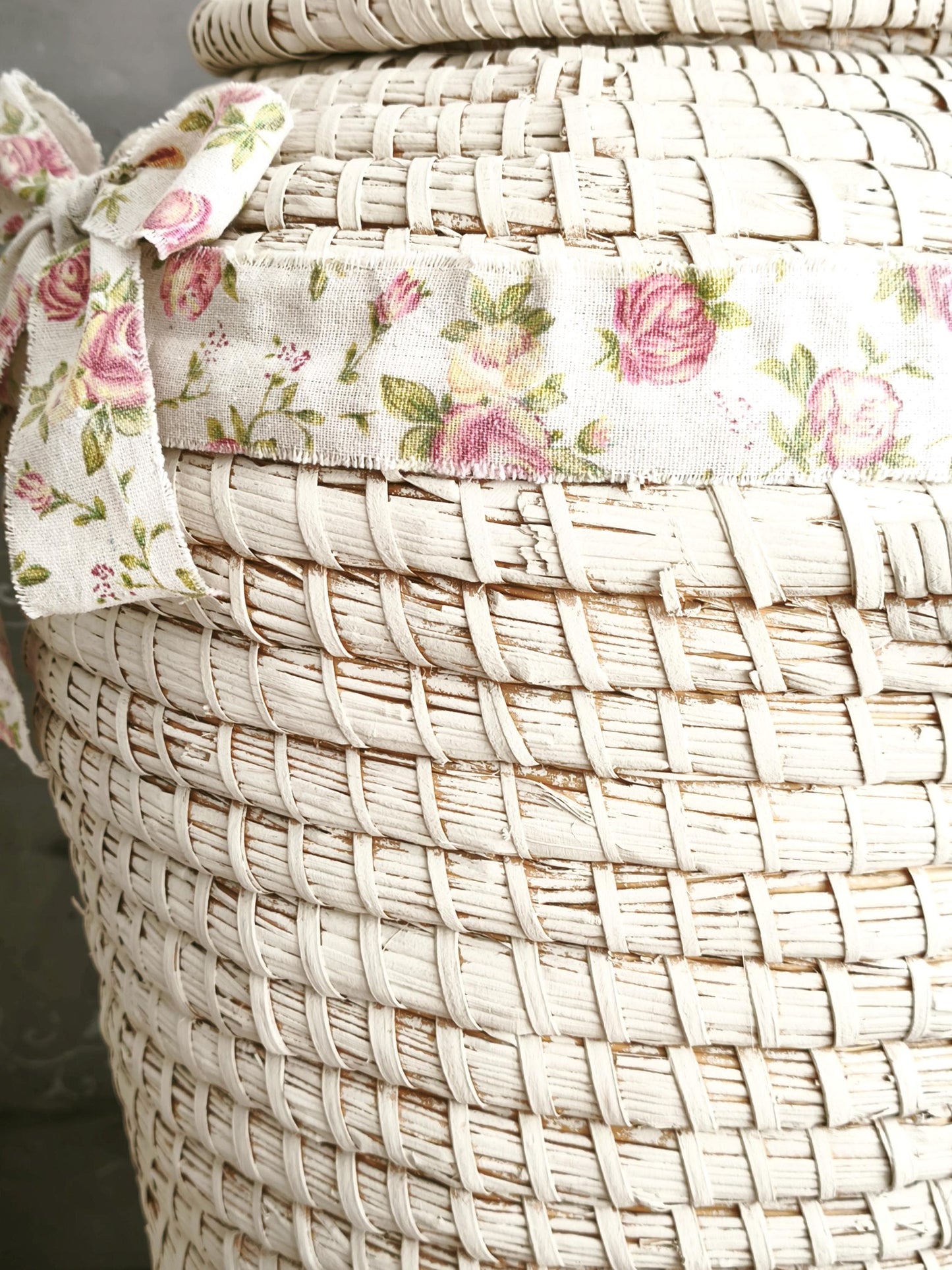 Vintage White Woven Seagrass Basket with Lid and Floral Bow: Boho Laundry Hamper