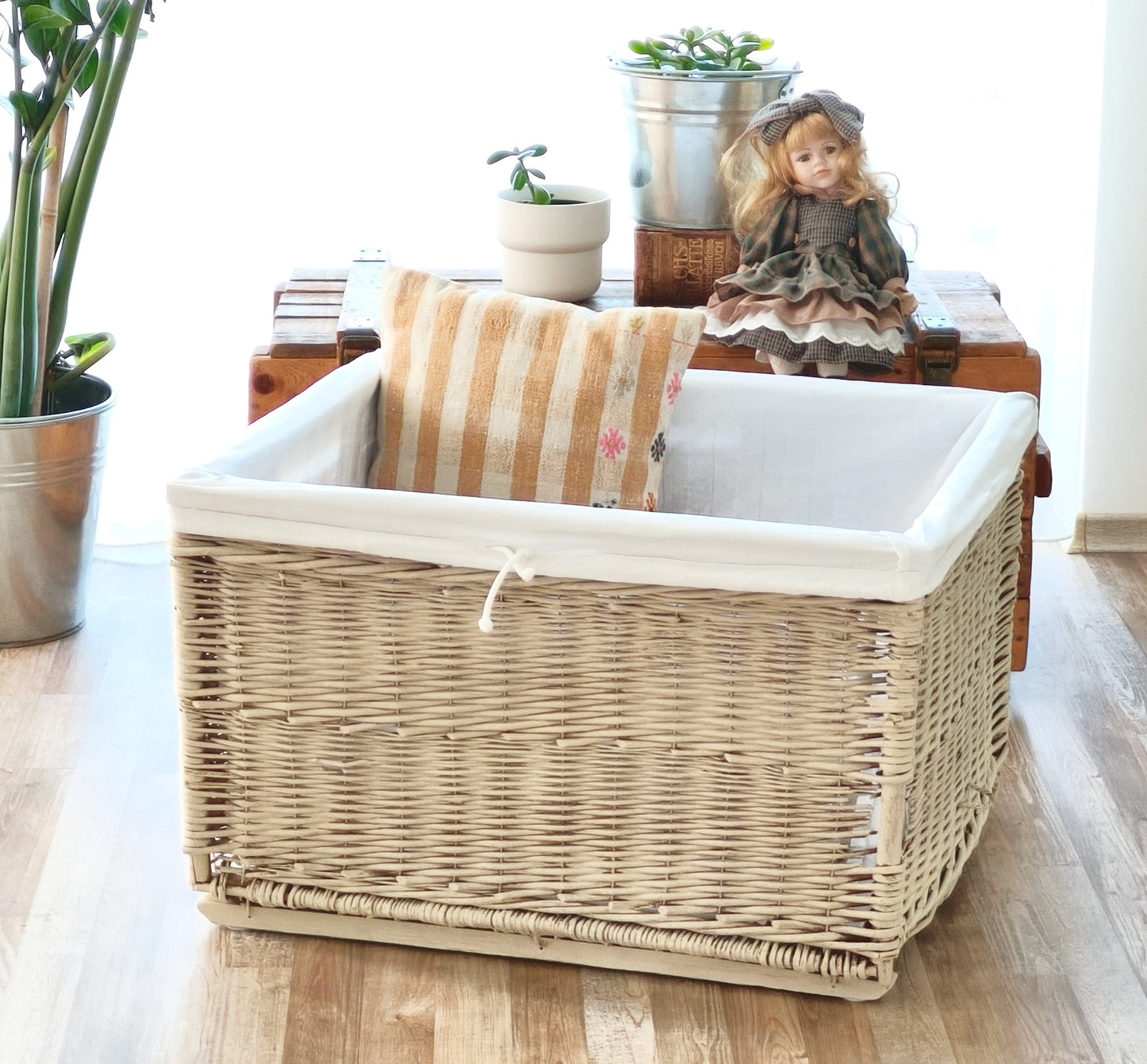 Large Beige Wicker Storage Basket, Chest, Laundry Hamper, Bin,