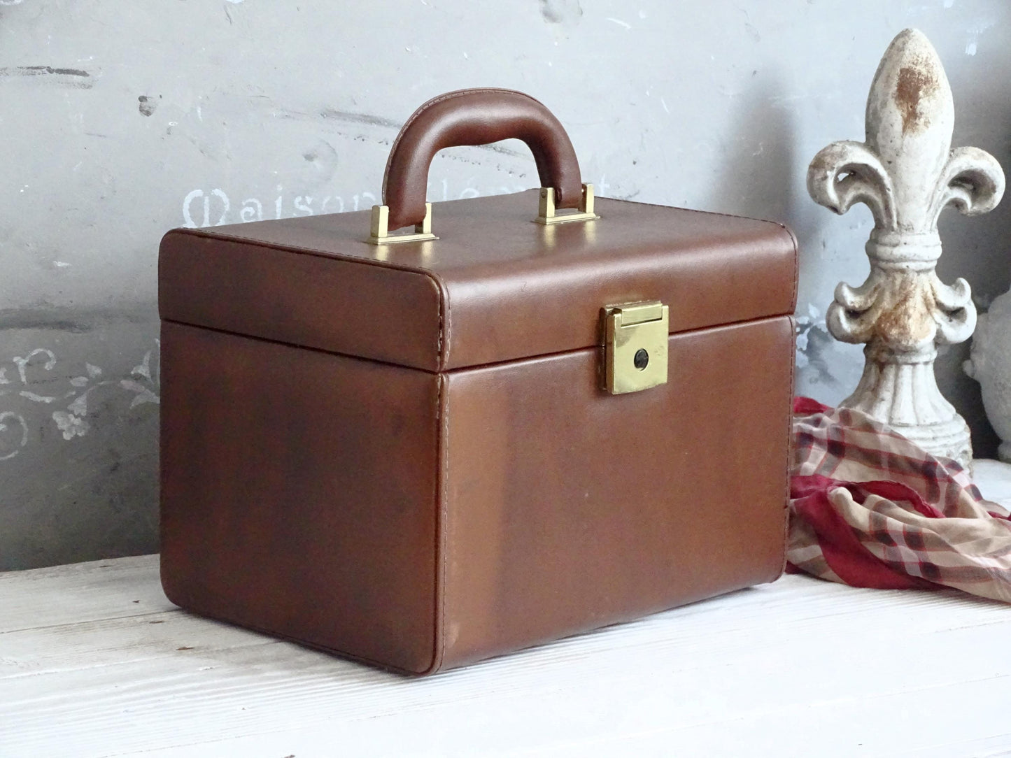 Vintage Brown Faux Leather Train Case w/ Key, 70s Travel Makeup Vanity Organizer