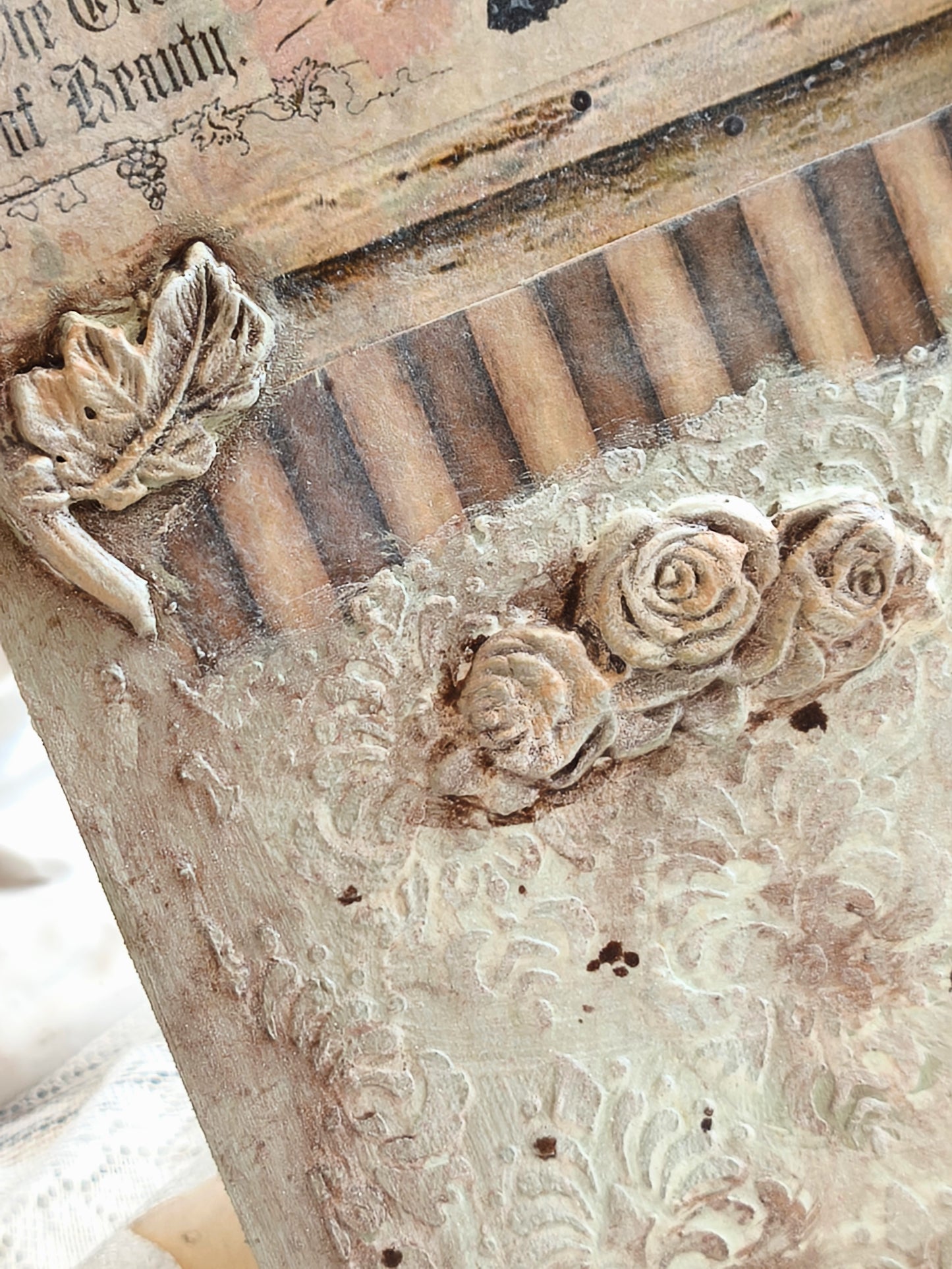French Decor Wall Wooden Plaque with Birds and Roses