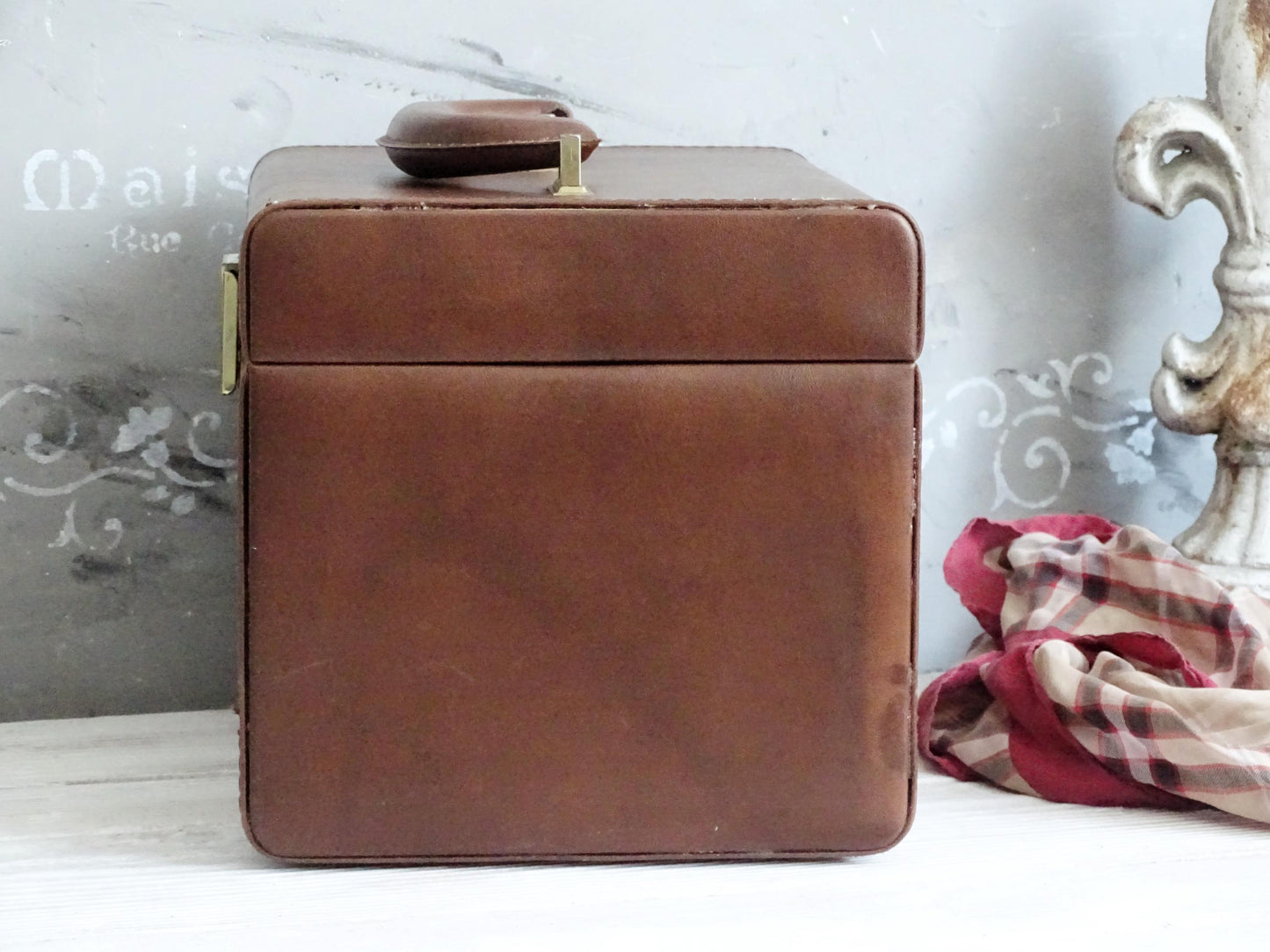 Vintage Brown Faux Leather Train Case w/ Key, 70s Travel Makeup Vanity Organizer