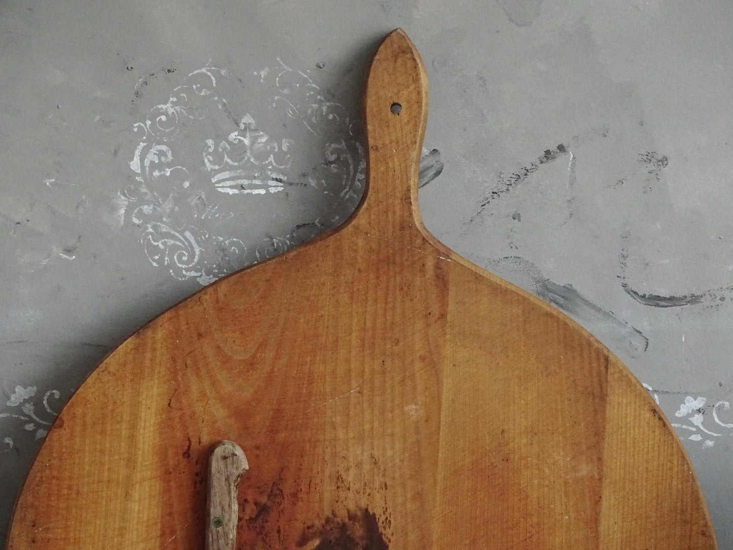 Large Round Wood Charcuterie Board: Rustic Farmhouse Kitchen Decor