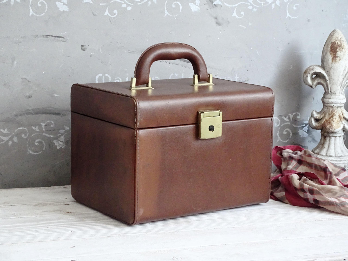 Vintage Brown Faux Leather Train Case w/ Key, 70s Travel Makeup Vanity Organizer