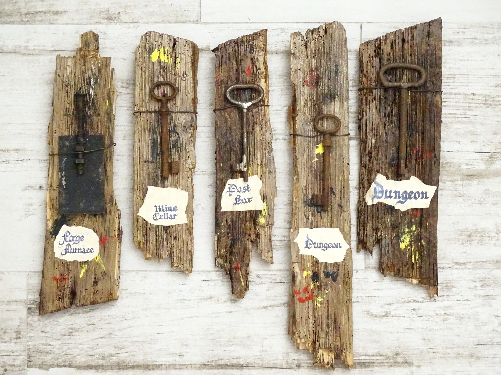 Antique Skeleton Key Barnwood Plaque: Rustic Farmhouse Wall Decor