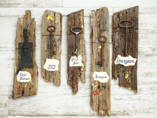 Antique Skeleton Key Barnwood Plaque: Rustic Farmhouse Wall Decor