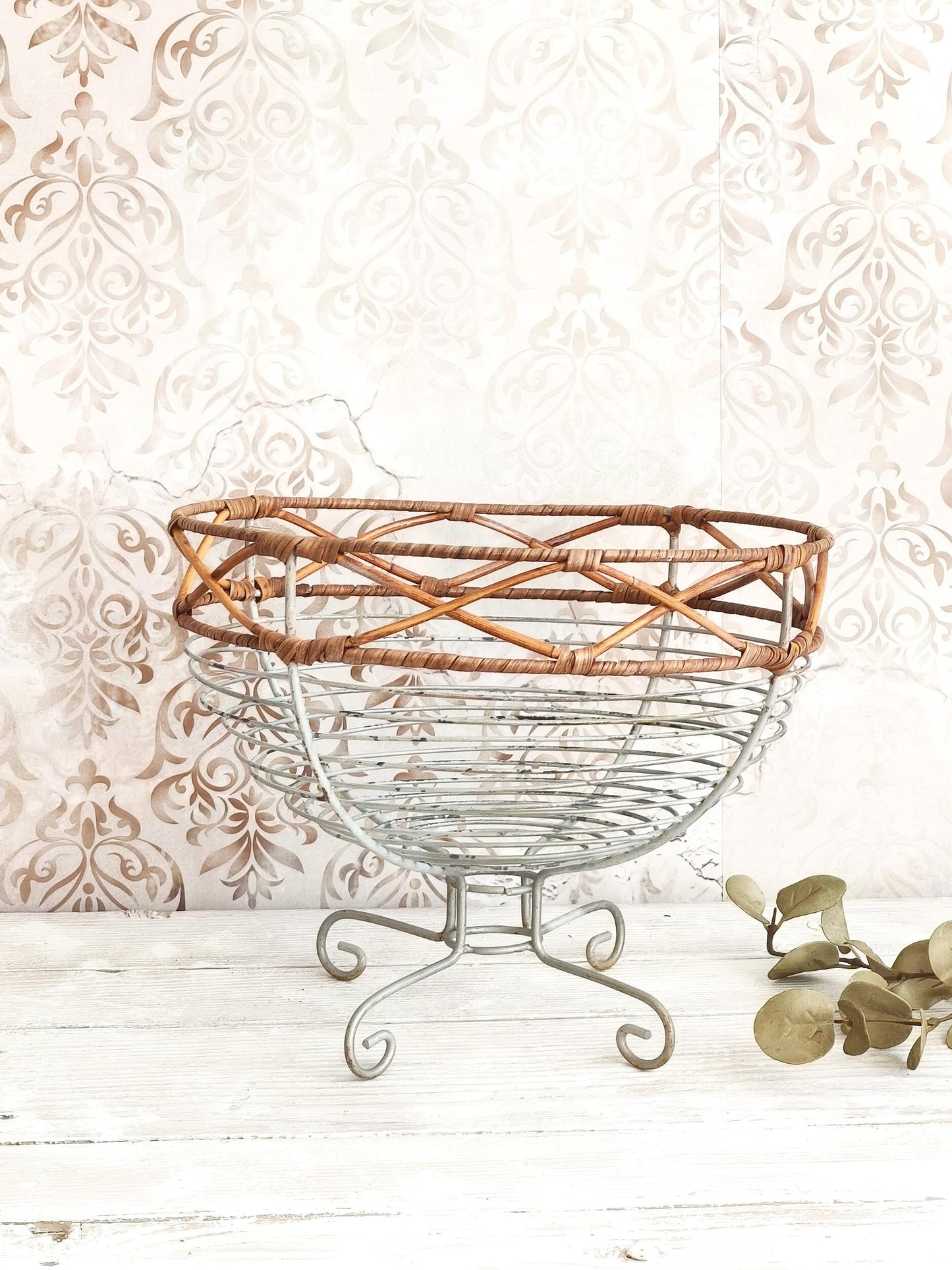 Pedestal Round Wire Basket, Metal Bowl on Stand, Fruit Bowl, Plant Pot Holder, Jardiniere, Brocante Shabby Chic Decor, Vase