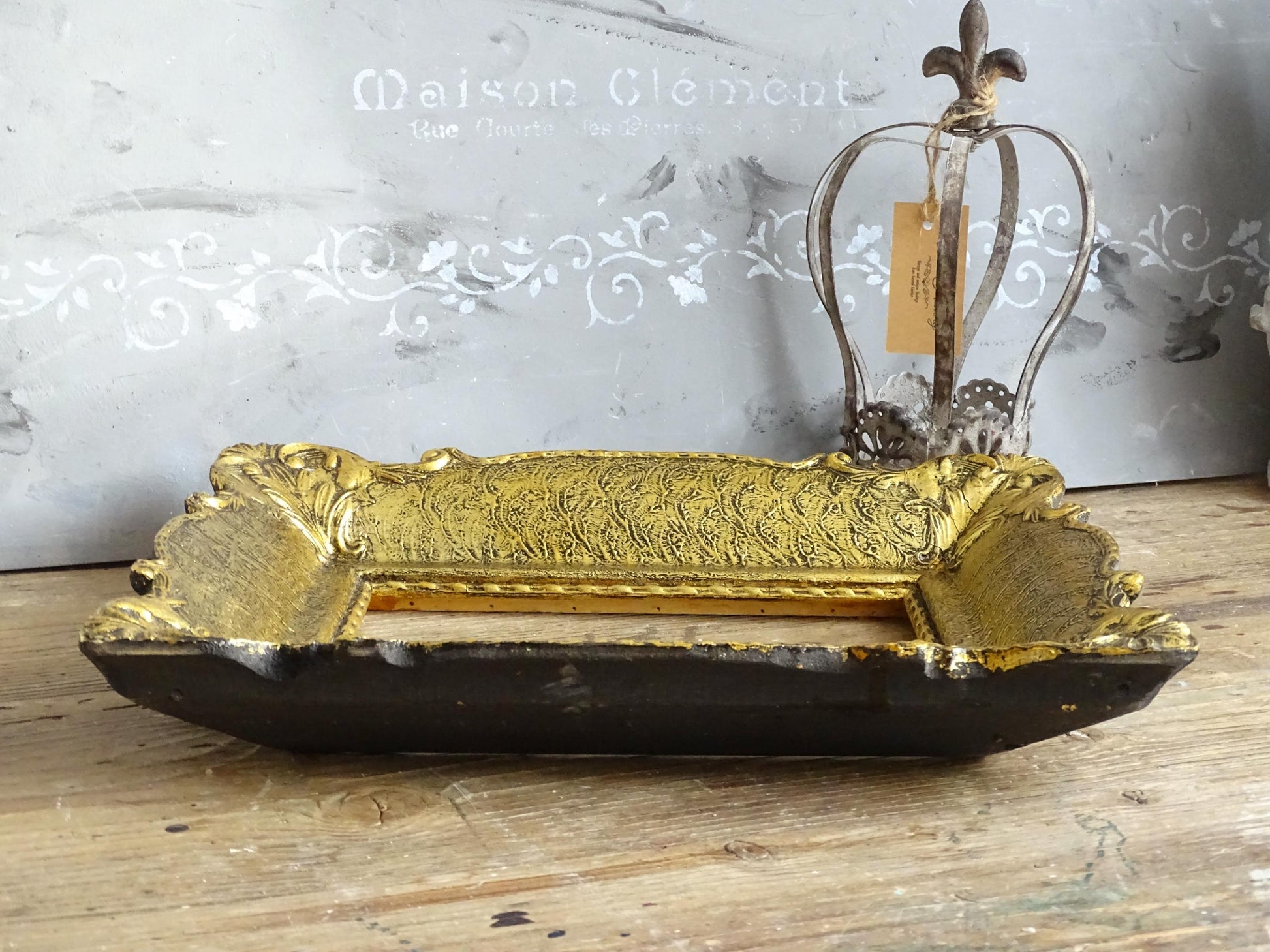 Large Ornate Gilt Wood Picture Frame: Hollywood Regency Wall Deco, Oval or Rectangle Gold Frame