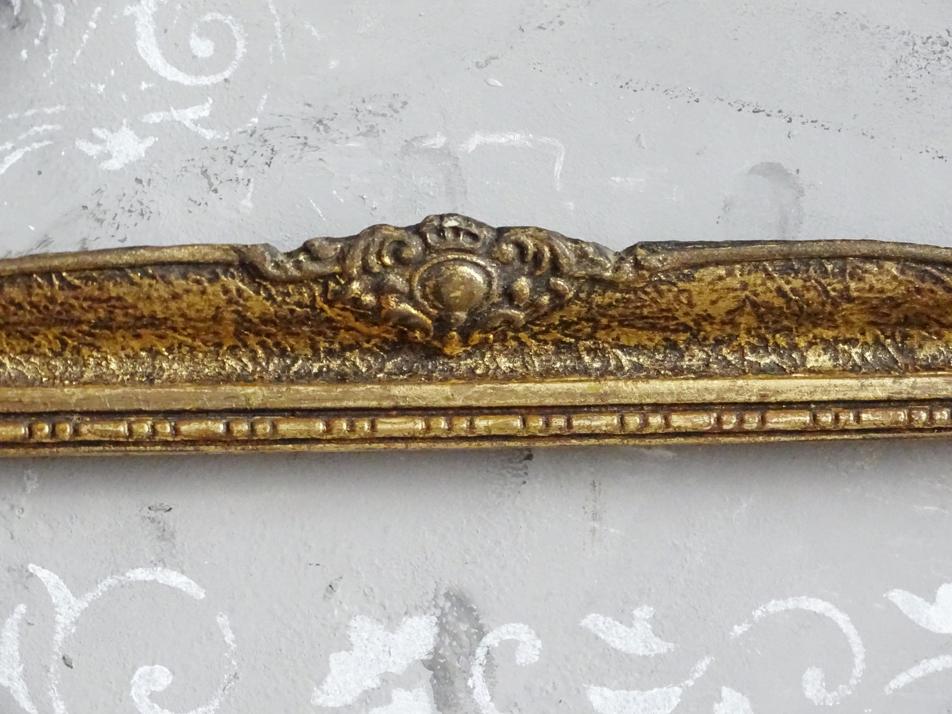 Large Ornate Gilt Wood Picture Frame: Hollywood Regency Wall Deco, Oval or Rectangle Gold Frame