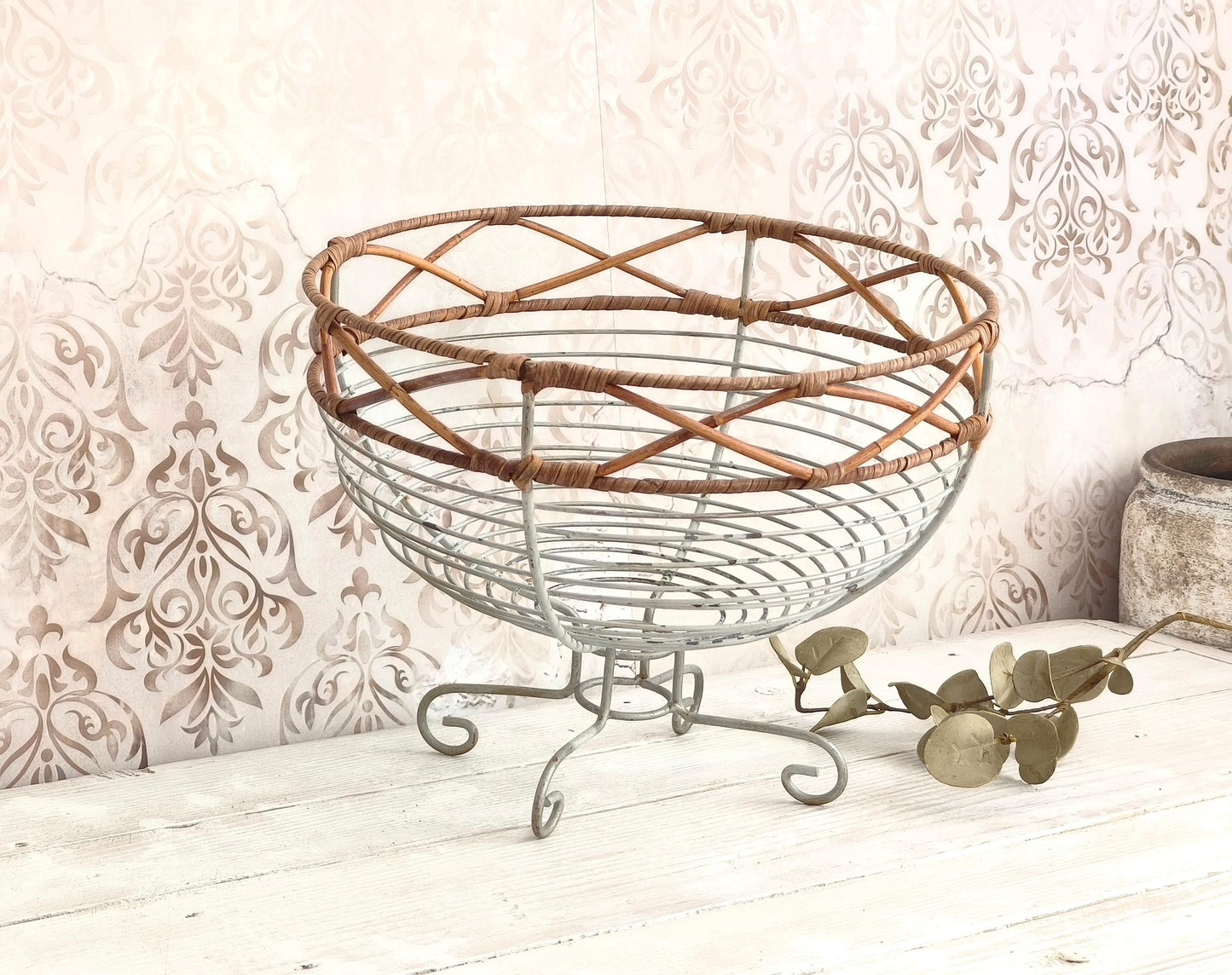 Pedestal Round Wire Basket, Metal Bowl on Stand, Fruit Bowl, Plant Pot Holder, Jardiniere, Brocante Shabby Chic Decor, Vase