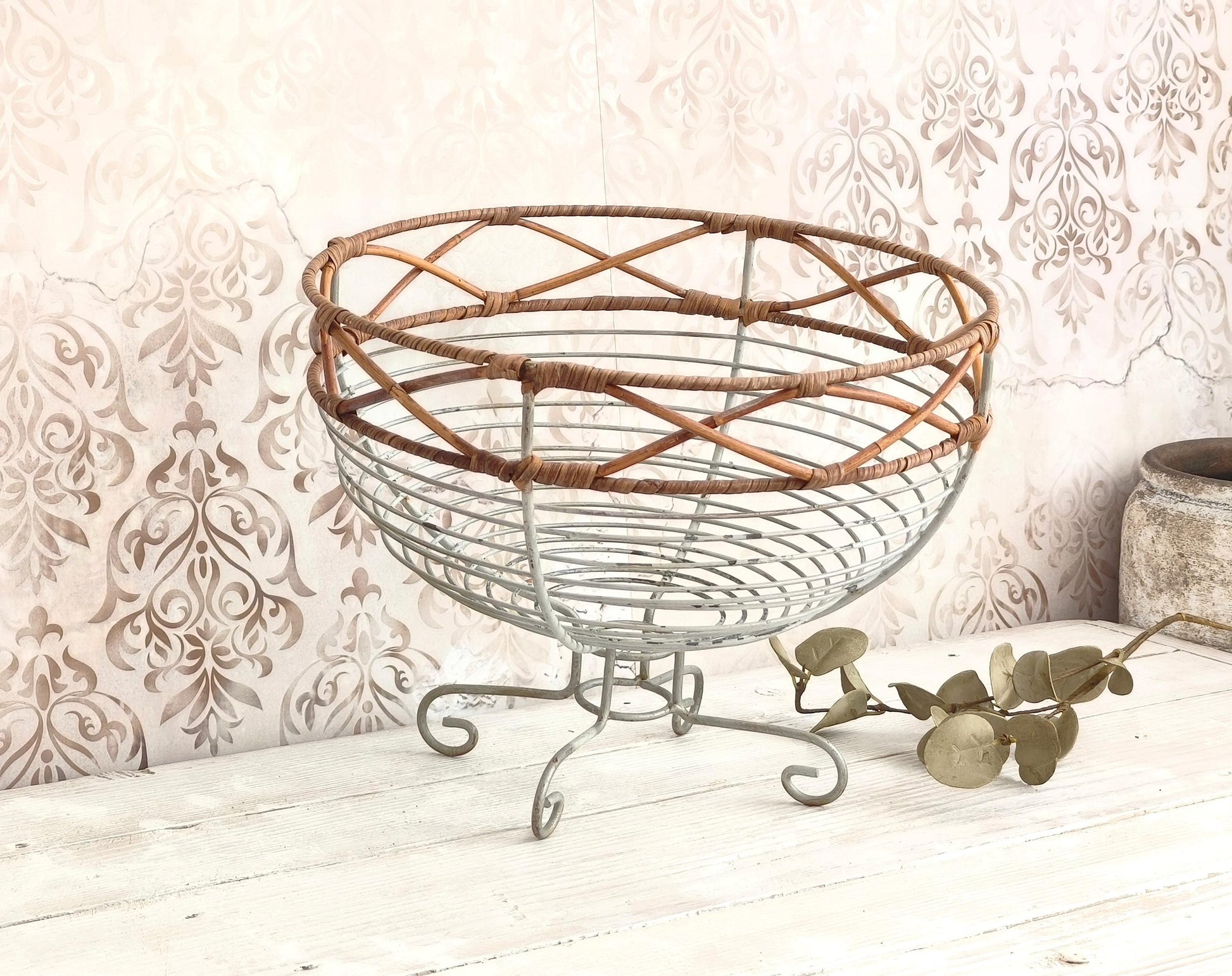 Pedestal Round Wire Basket, Metal Bowl on Stand, Fruit Bowl, Plant Pot Holder, Jardiniere, Brocante Shabby Chic Decor, Vase